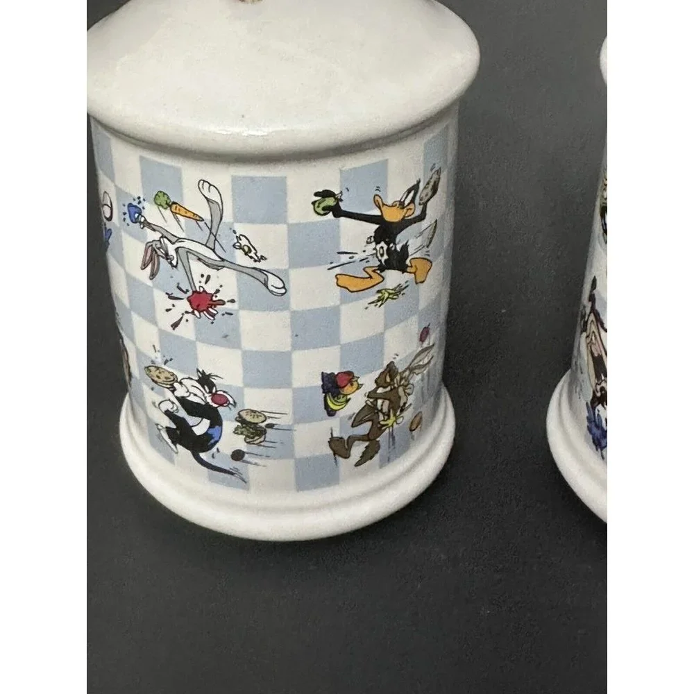 Food Fight Looney Tunes Salt & Pepper Shaker Set Bugs Taz 1995 Six‎ Flags